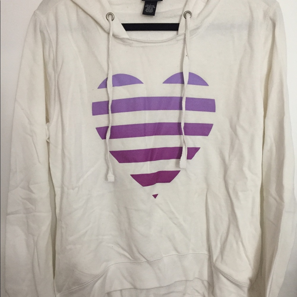 NWOT Heart hoodie